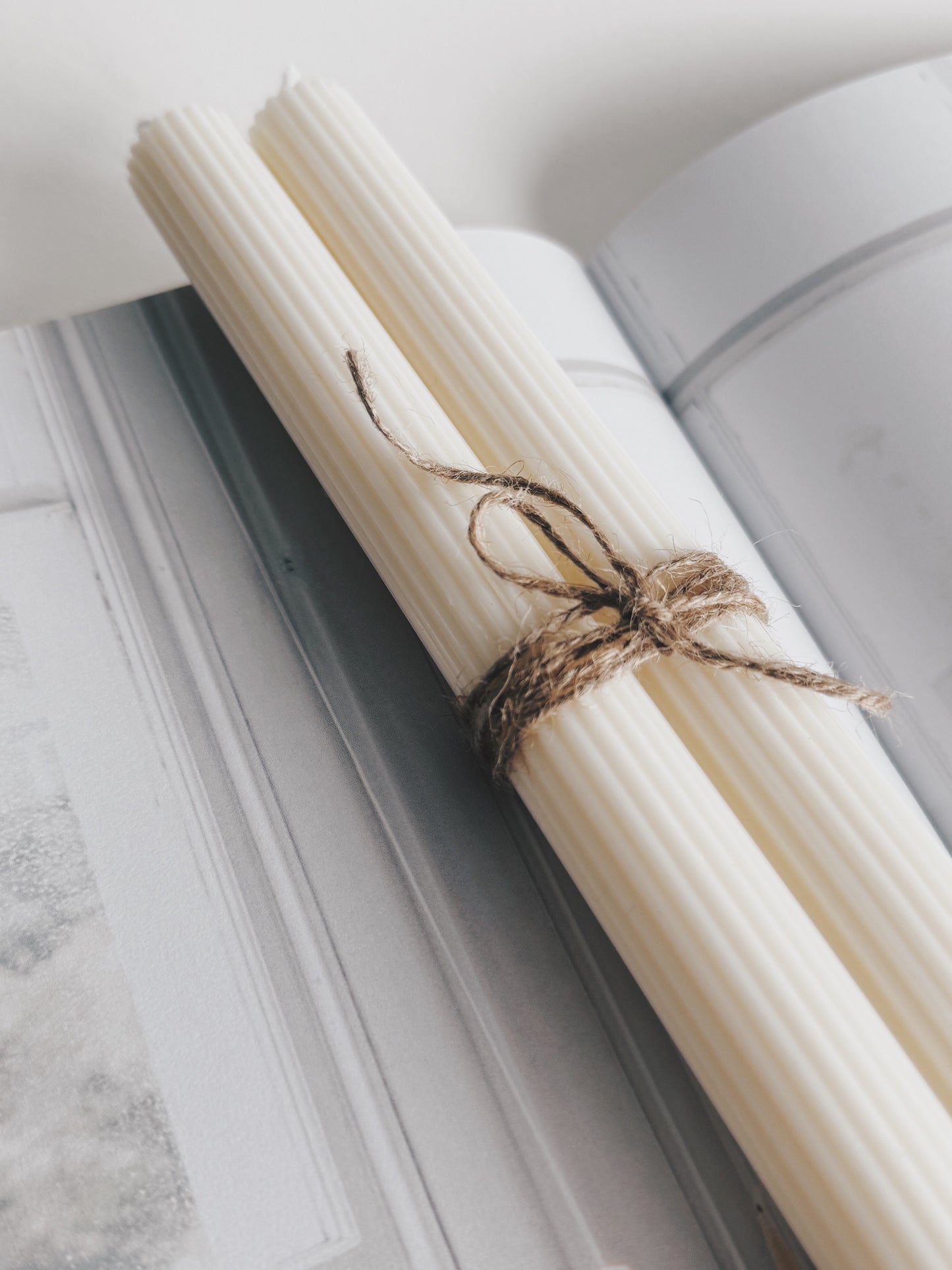 La Colonne Relief ( lot de 2 bougies)